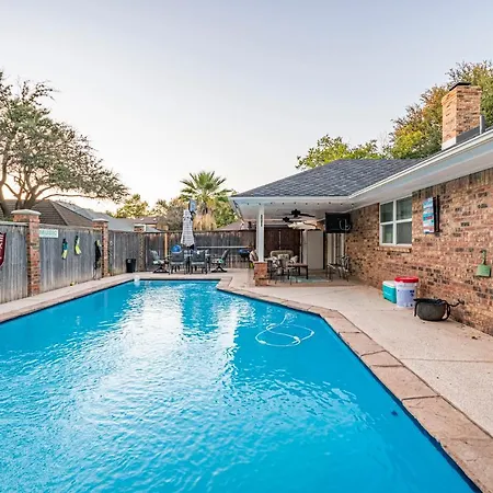 Right At Home-Midland Oasis